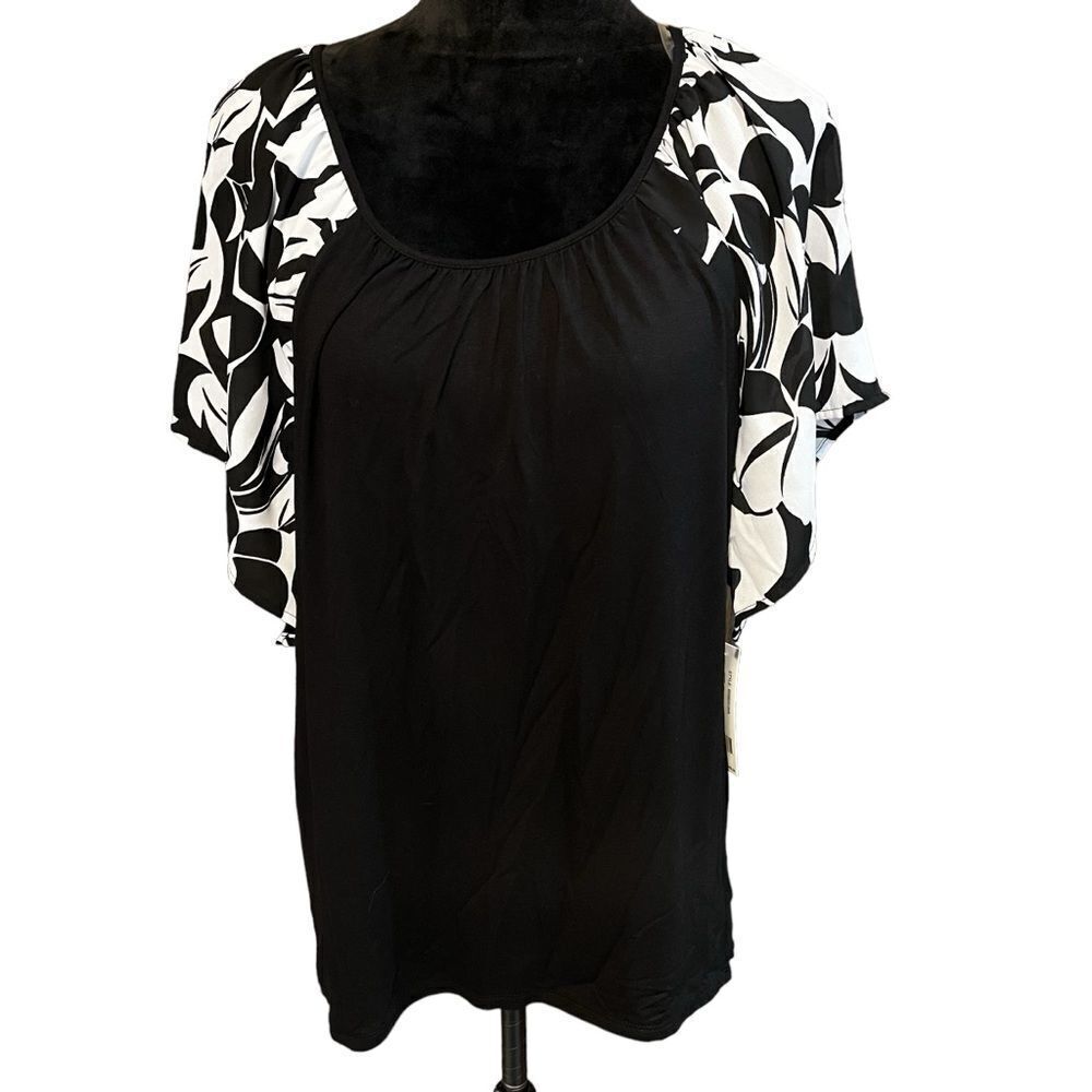 Black Ladies Top with Black and White Floral Sleeves by Counterparts size M NWT